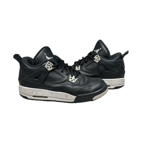 Jordan 4 Retro
Oreo 2015 - Picture 6 of 6
